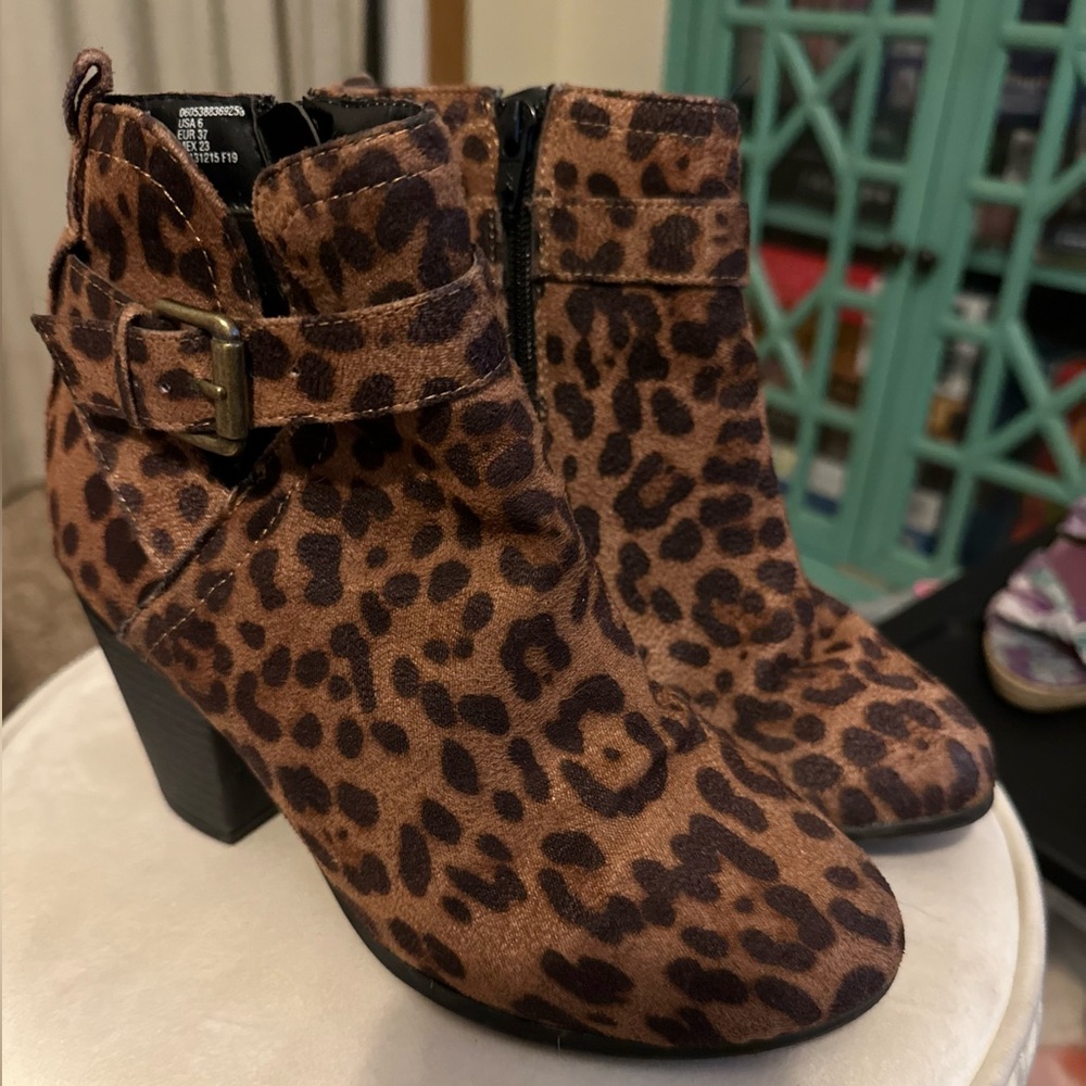 Time and Tru Leopard Print Ankle Boots- size 6
